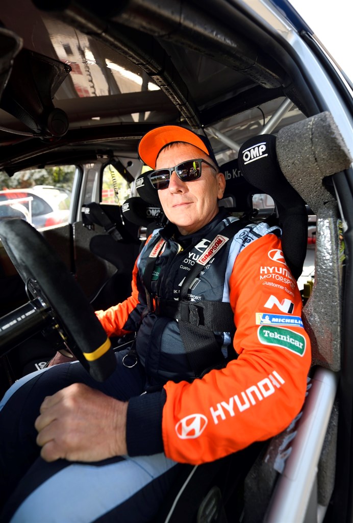 Afslappet, men konkurrencestærk: Ib Kragh jagter endnu et mesterskab i sin Hyundai i20 RC2.
(Foto: Michael Eisenberg)